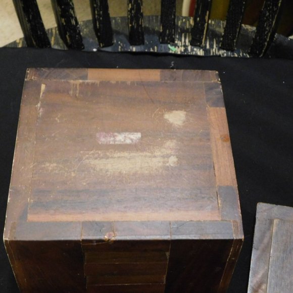 Wooden Tissue box - Picture 6 of 8